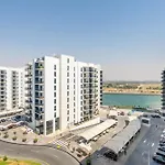 Bohochic Yasisland: Beside “F1”